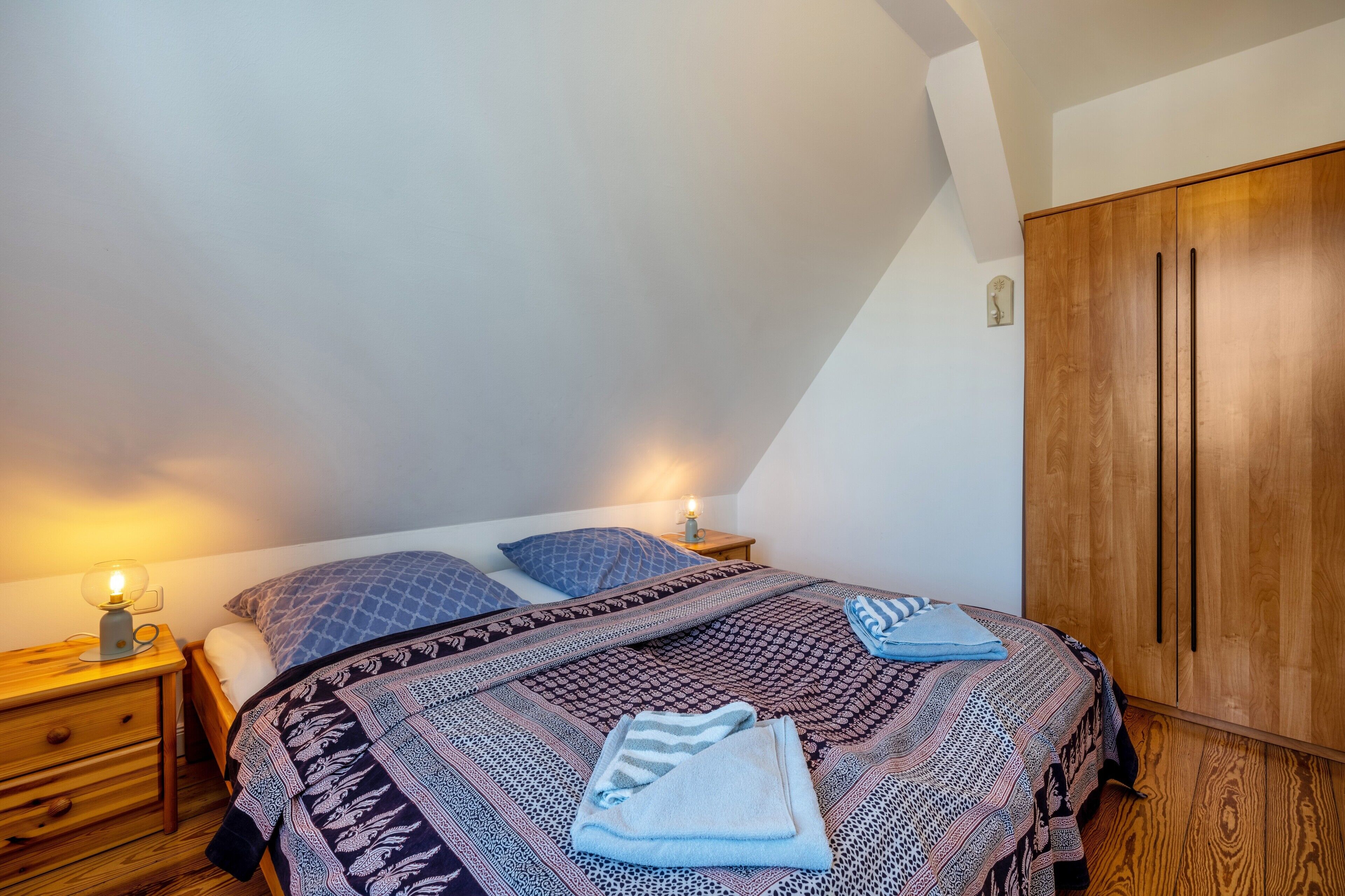 2 quartos, ferros/tábuas de passar roupa, Wi-Fi de cortesia