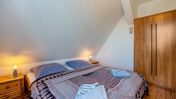 2 quartos, ferros/tábuas de passar roupa, Wi-Fi de cortesia