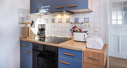 Ferienwohnung 'Haus Übersee Wohnung Sansibar' mit Gemeinschaftsgarten und WLAN