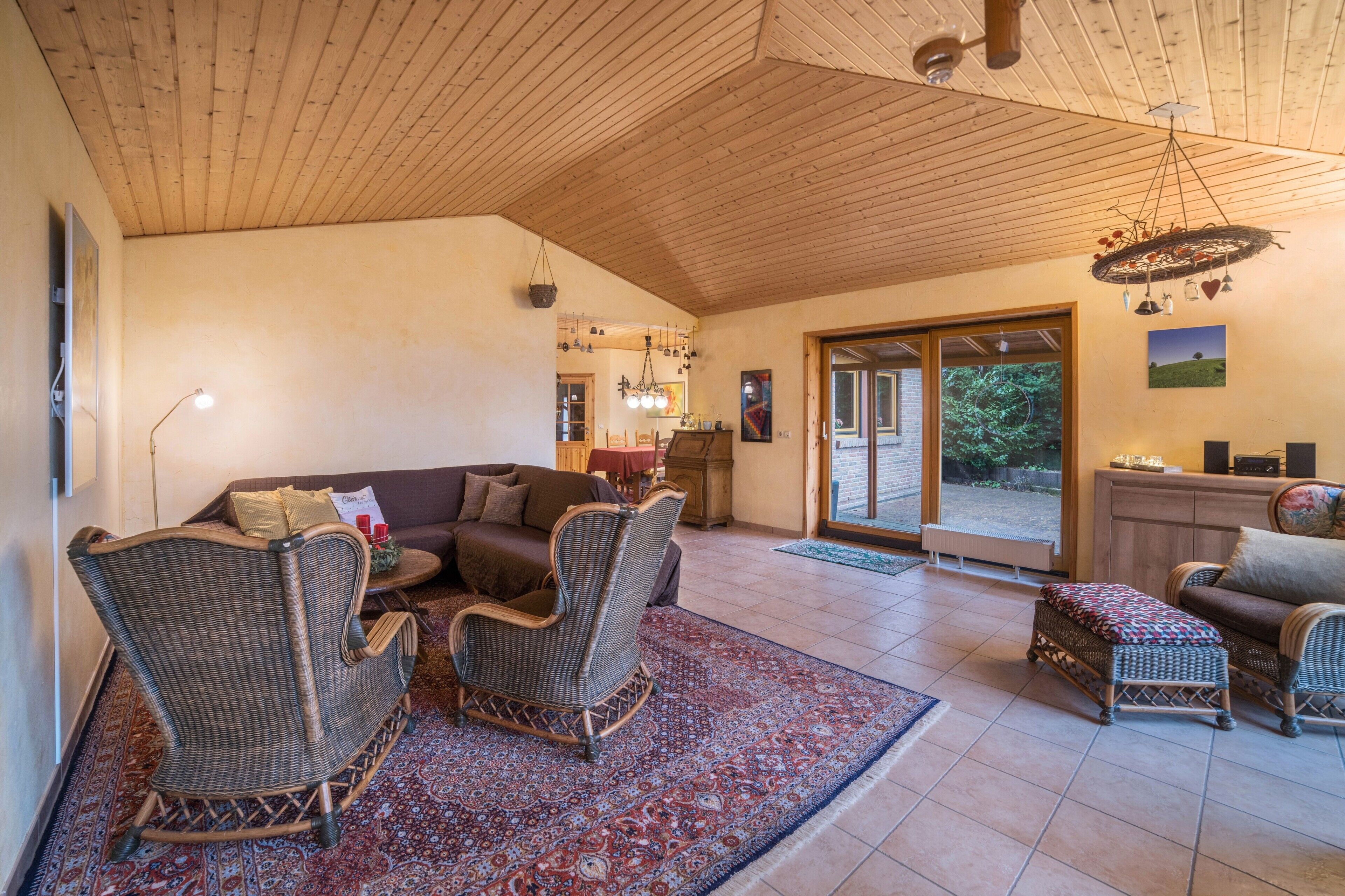 Fernseher, Videospielkonsole, Stereoanlage