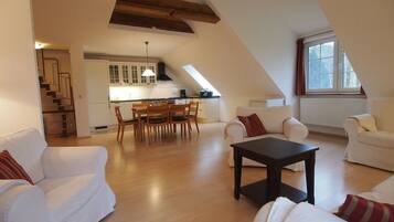 TV, fireplace, DVD player, table tennis