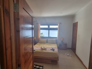 Elite-Apartment | Essbereich im Zimmer