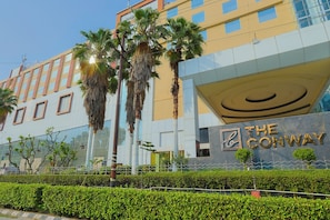 Exterior - The Conway (Meerut)