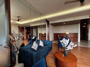 Luxury Suite | In-room safe, desk, iron/ironing board, cribs/infant beds - The Conway (Meerut)