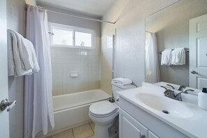 Hårtørrer, håndklæder