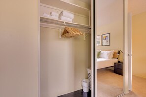 3 Schlafzimmer, Bügeleisen/Bügelbrett, WLAN, Bettwäsche