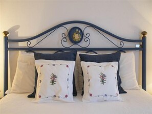 2 bedrooms