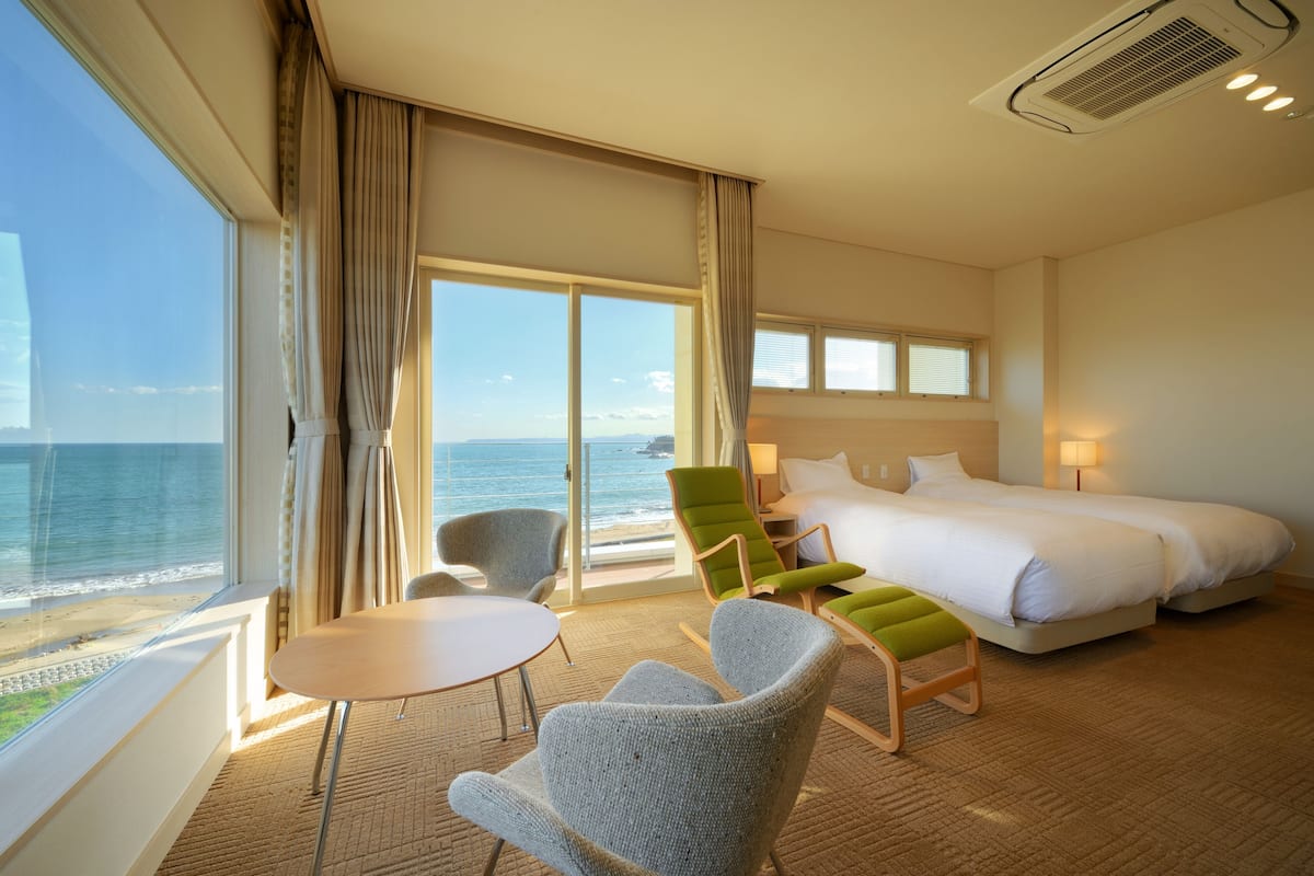 Twin Room, 2 Twin Beds, Non Smoking, Ocean View | In-room safe, free WiFi, bed sheets