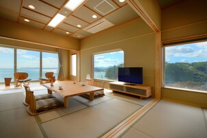 Room, Non Smoking, Ocean View | In-room safe, free WiFi, bed sheets