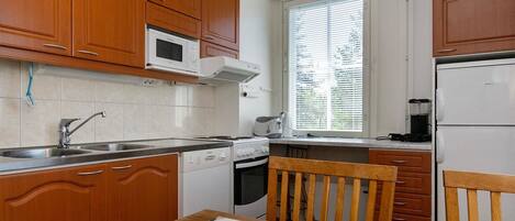 雪櫃、微波爐、洗碗機、多士爐