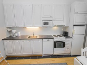 Réfrigérateur, micro-ondes, four, lave-vaisselle