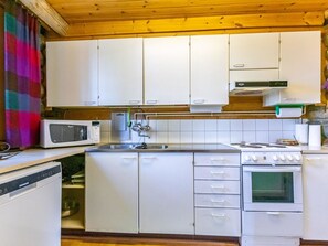 Réfrigérateur, four à micro-ondes, lave-vaisselle