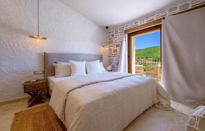 5 soverom, safe på rommet, reiseseng for barn og wi-fi (inkludert)