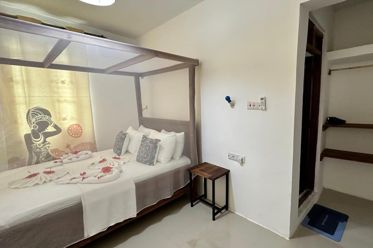 Classic Room | 1 bedroom, Egyptian cotton sheets, premium bedding, desk