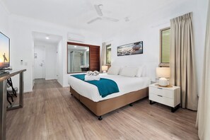3 habitaciones, tabla de planchar con plancha y wifi gratis 