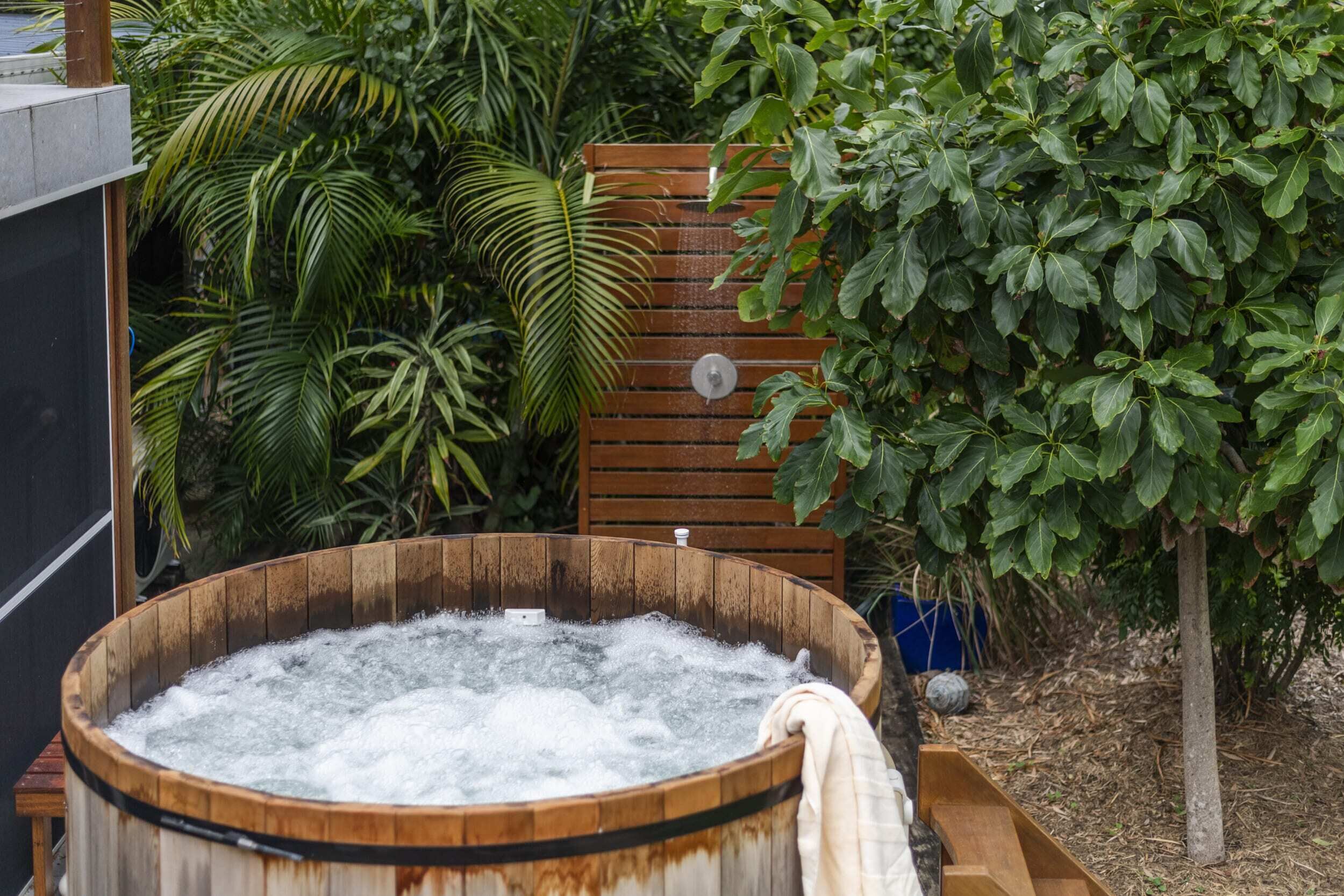 Outdoor spa tub