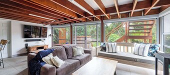 Captain's Haven - Oceanstays - Hot Tub & Pet Friendly