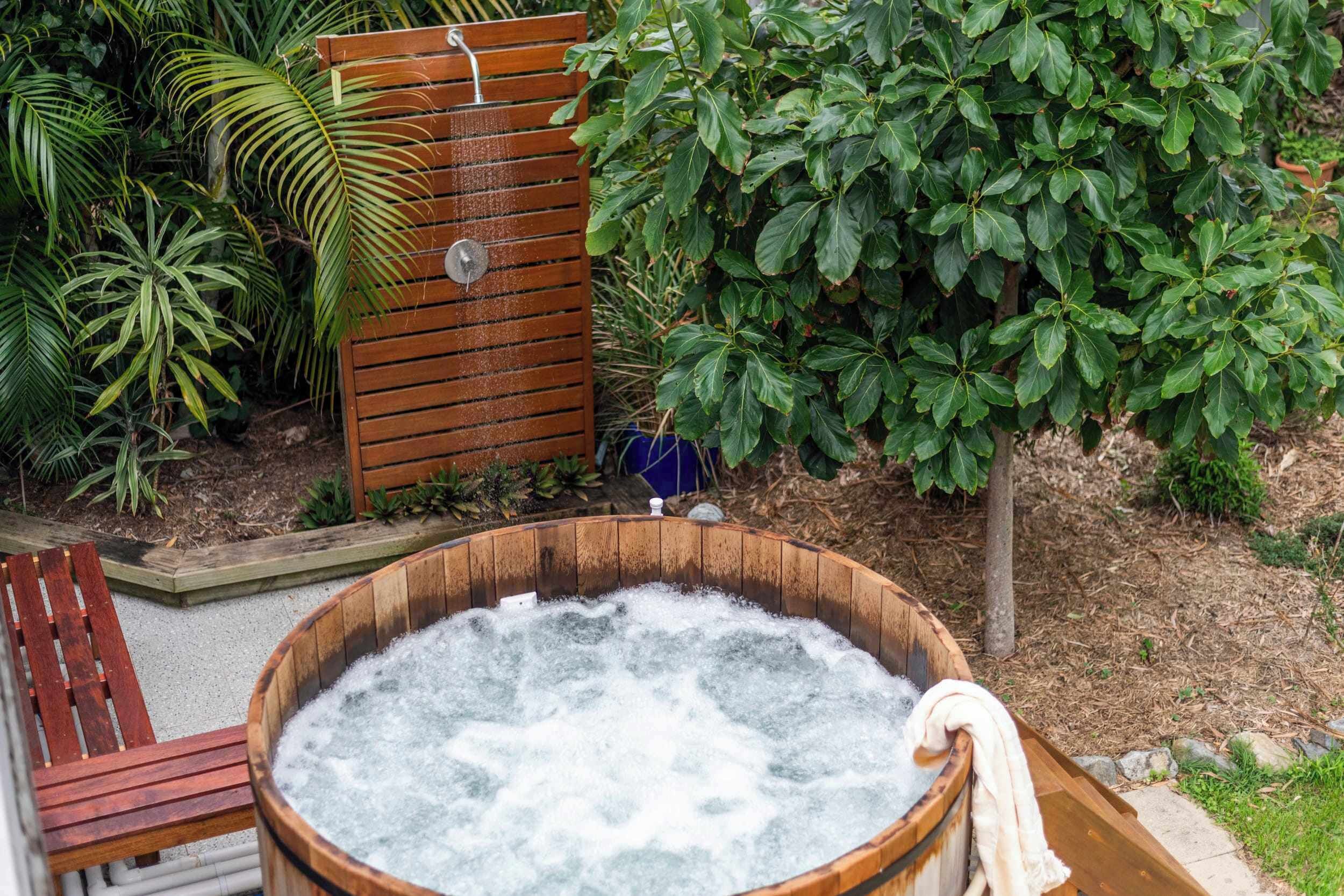 Baignoire à remous extérieure