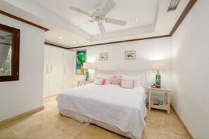 3 habitaciones, tabla de planchar con plancha, wifi y ropa de cama 