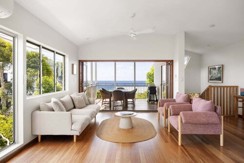 Tranquil Treetop Retreat with Pool and Ocean Views