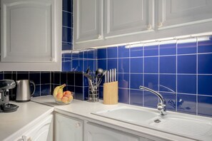 Căn hộ trung tâm thành phố | Bếp riêng | T ủ lạnh, lò vi sóng, lò nướng, bếp nấu 