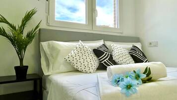 3 室のベッドルーム、アイロン / アイロン台、WiFi (無料)、ベッドシーツ