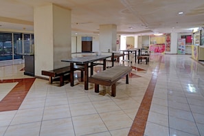 Lobby - OYO Life 92898 Apartement Buah Batu Park By Yuliam (Bandung)