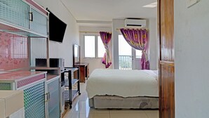 Deluxe Double Room | Free WiFi, bed sheets - OYO Life 92898 Apartement Buah Batu Park By Yuliam (Bandung)