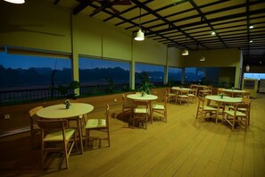 Breakfast for a fee - Onyx Hotel & Villa (Bintan)