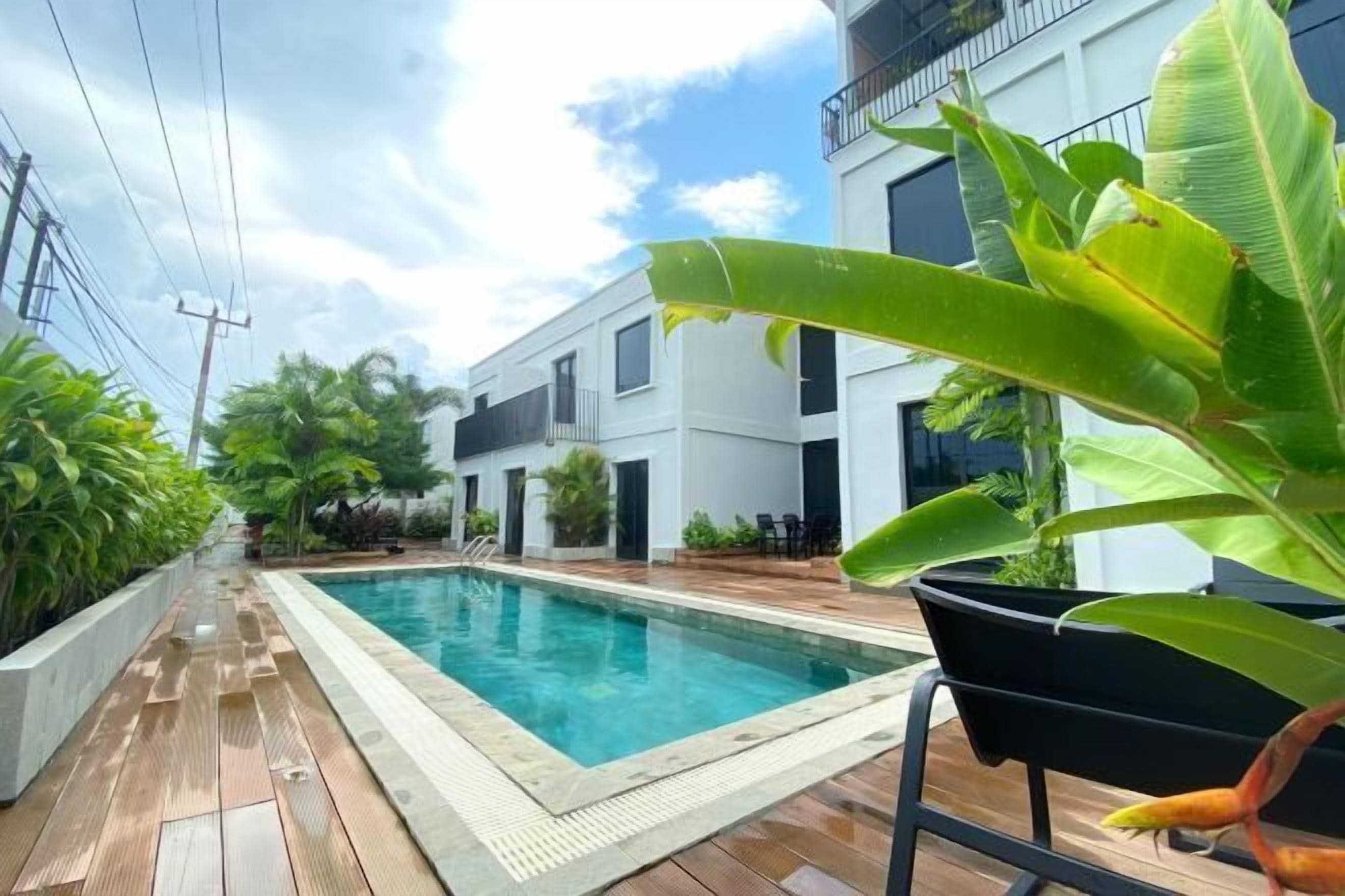 Kolam renang terbuka 