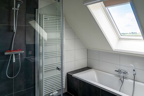 Bathroom - Villa in Leons near Frisian Lakes (Leons)