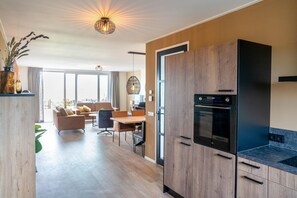 Interior - Garden Paradise in Frisian (Leons)