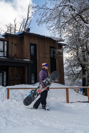 Property grounds - Luxury in nature: Mountain villa with views of the Lanin Volcano. (San Martin de los Andes)