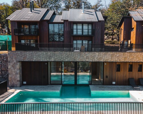 Luxury in nature: Mountain villa with views of the Lanin Volcano.