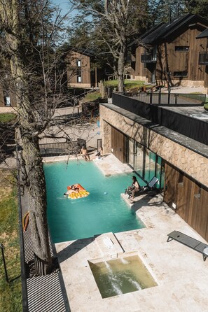 Opvarmet pool