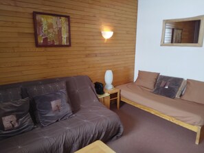 TV - Apartment with Parking near slopes (Plagne Bellecôte)
