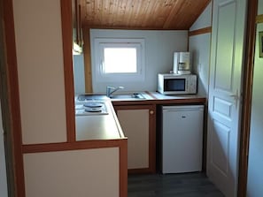 Fridge, microwave