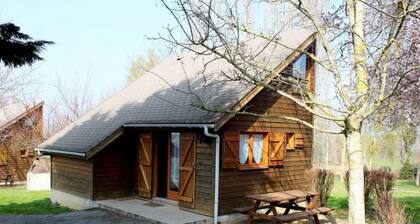 Chalets indépendants avec jardin et jeux d'enfants