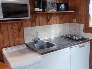 Fridge, microwave
