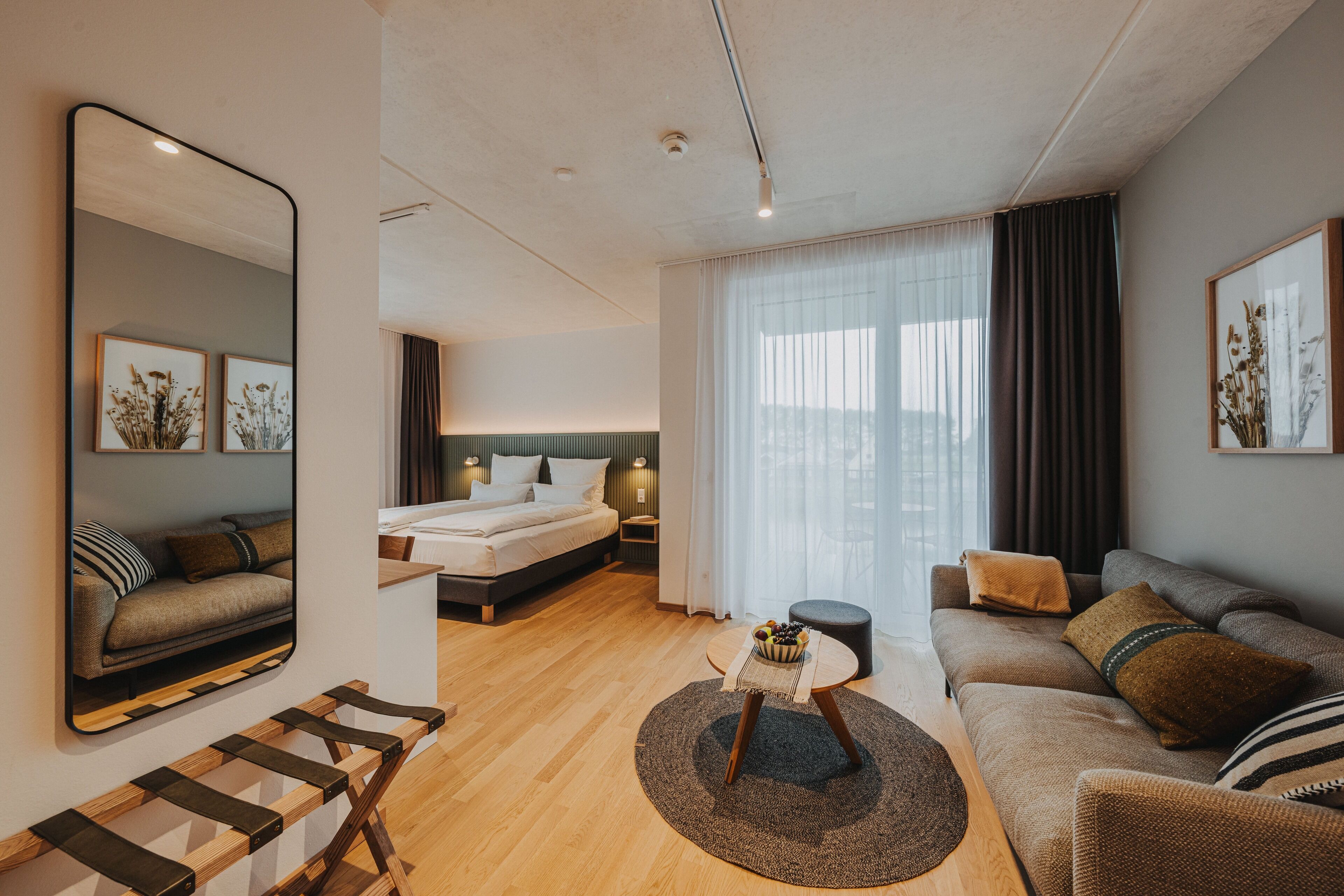 Habitación doble Deluxe | Caja de seguridad en la habitación y tabla de planchar con plancha 