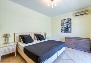 3 bedrooms, free WiFi, bed sheets