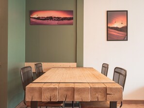 Dining - Charming Apt in Les Gets: 1BR, Pets Welcome, Near Ski Lifts & Lake, Central Location (Les Gets)