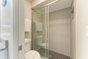 House, Smoking | 2 bedrooms - Paradise Palms-private Beach Access-heated Pool-water Views From Every Room (Bradenton Beach)