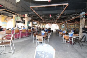 Apartment | 2 bedrooms - Paradise Palms-private Beach Access-heated Pool-water Views From Every Room (Bradenton Beach)