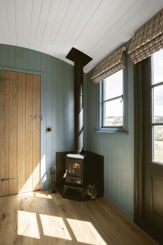 Situated in Tulliemet valley on an old shepherd’s hill track, our huts enjoy breathtakingly long vie
