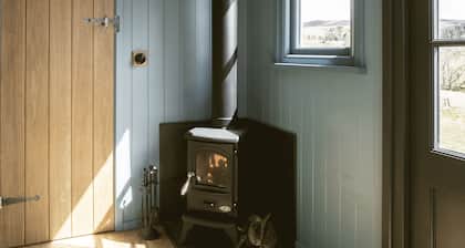 Situated in Tulliemet valley on an old shepherd’s hill track, our huts enjoy breathtakingly long vie