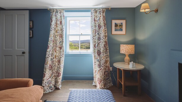 2 bedrooms, iron/ironing board, WiFi, bed sheets - Blairinraish East - Facing south the views stretch out and over StrathTay (Pitlochry)