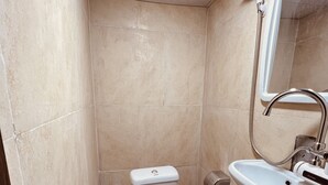 Bathroom - my friendly hotel (Yerevan)