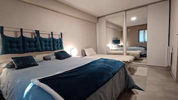 1 chambre, bureau, fer et planche Ă repasser, lit parapluie