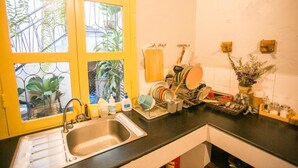 Trang thiết bị bếp chung